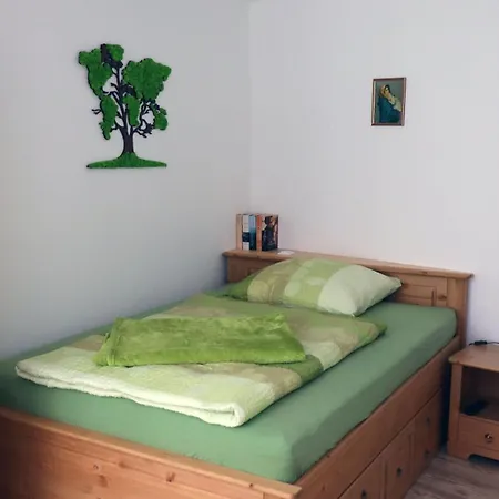 Gaestezimmer Zum Rotem Karpfen * ארפורט