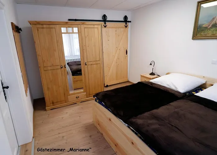 Konukevi Gaestezimmer Zum Rotem Karpfen