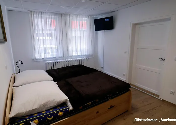 Gaestezimmer Zum Rotem Karpfen 게스트하우스 *